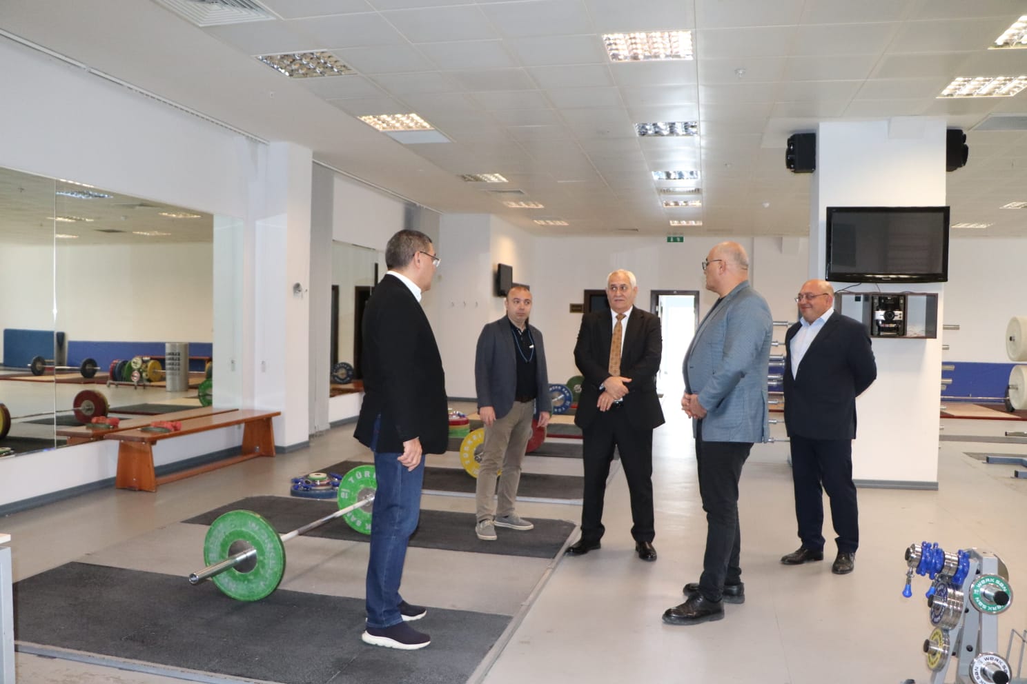 IWF prezidenti Bakıda ağırlıqqaldırma infrastrukturu ilə tanış olub